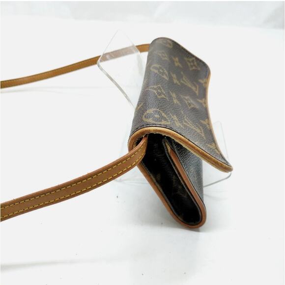 💎✨AUTHENTIC✨💎Louis Vuitton Pochette Twin PM Crossbody - Picture 3 of 9